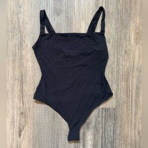Skims Fits Everyone Square Neck Bodysuit Size Medium in Onyx / Black NWOT